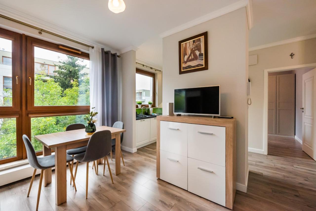 Prestige Verdant Apartment Varsó Kültér fotó