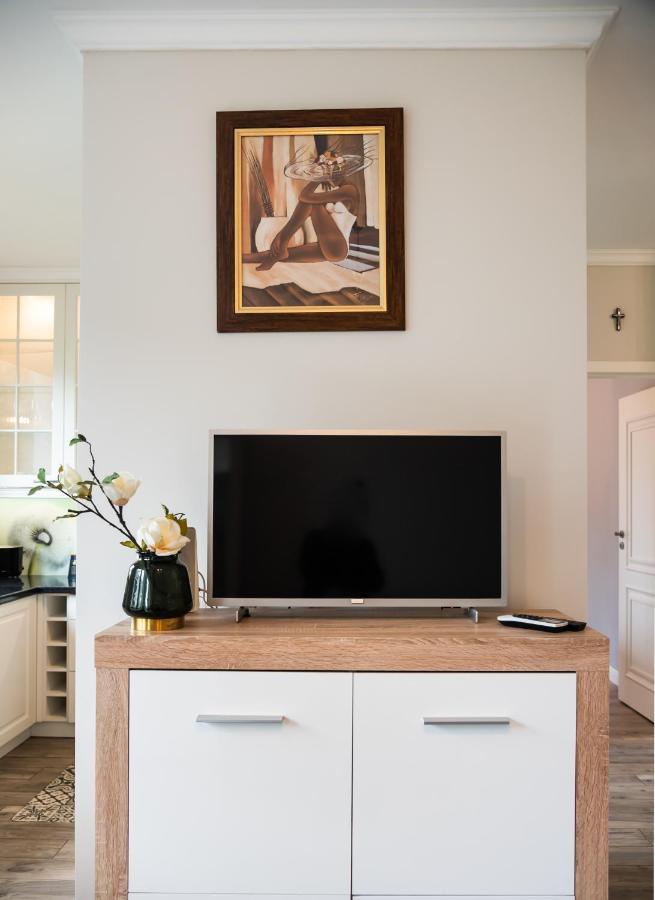 Prestige Verdant Apartment Varsó Kültér fotó