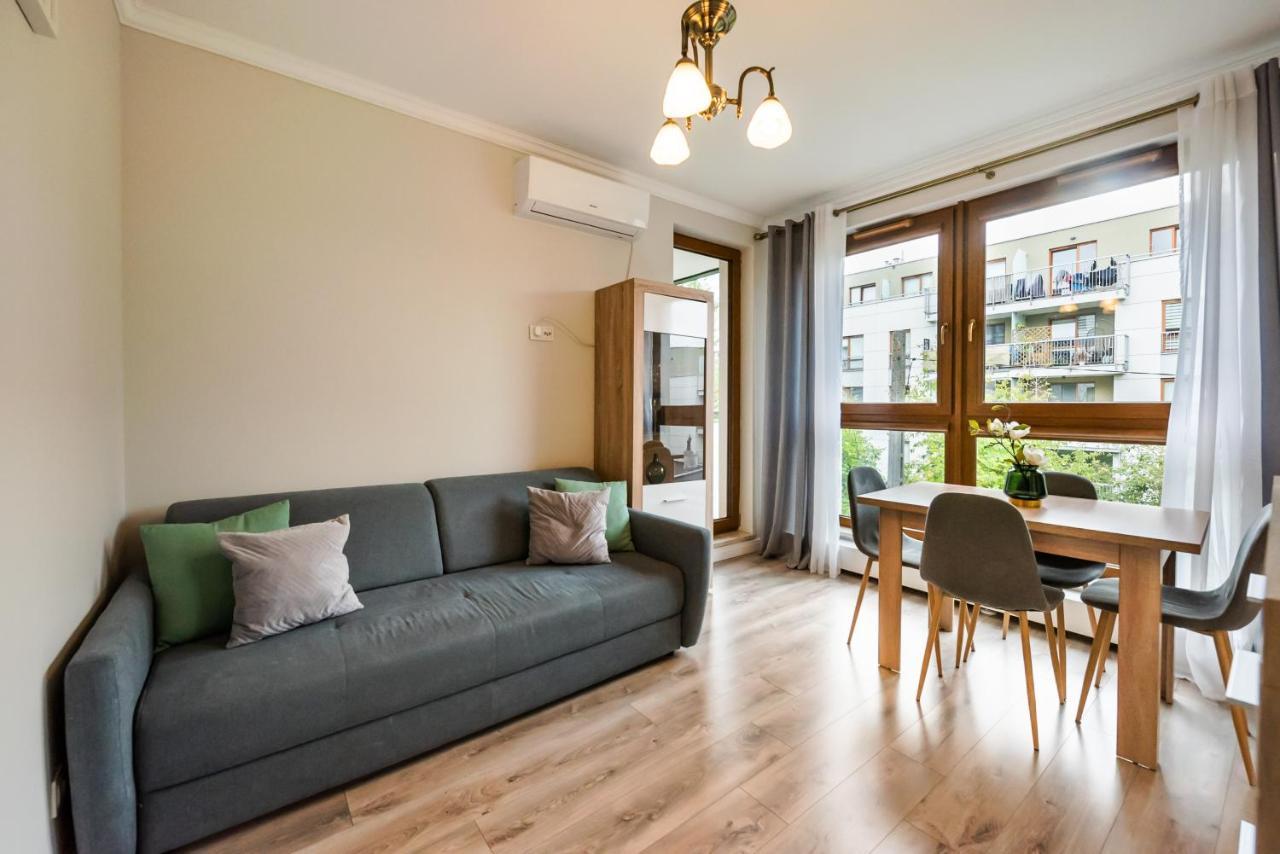 Prestige Verdant Apartment Varsó Kültér fotó