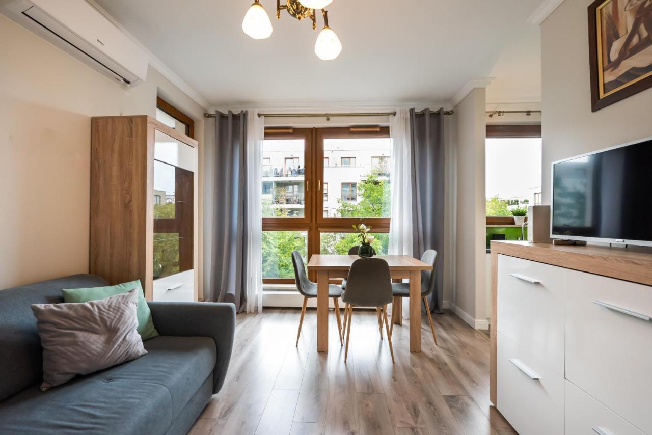 Prestige Verdant Apartment Varsó Kültér fotó