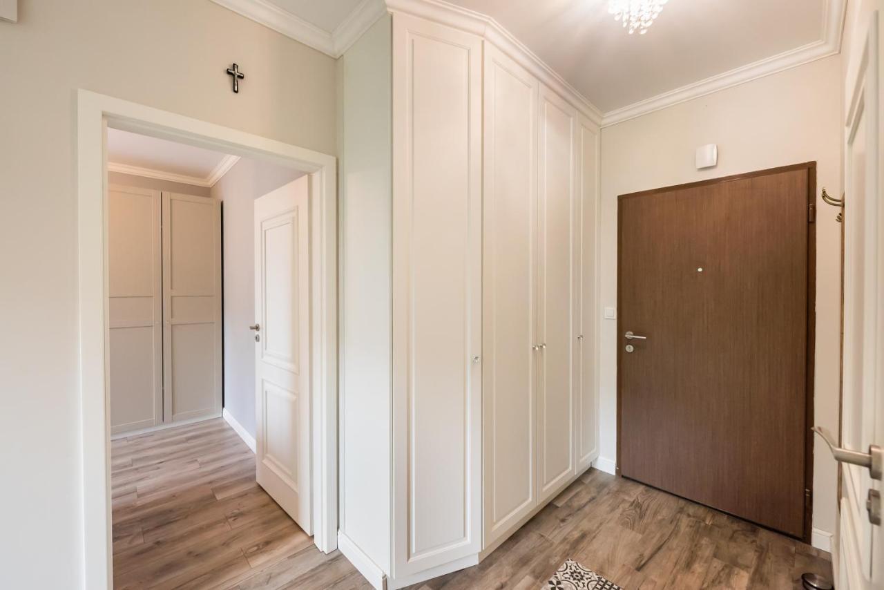 Prestige Verdant Apartment Varsó Kültér fotó